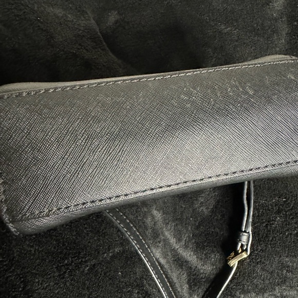 Michael Kors Crossbody - Picture 7 of 8